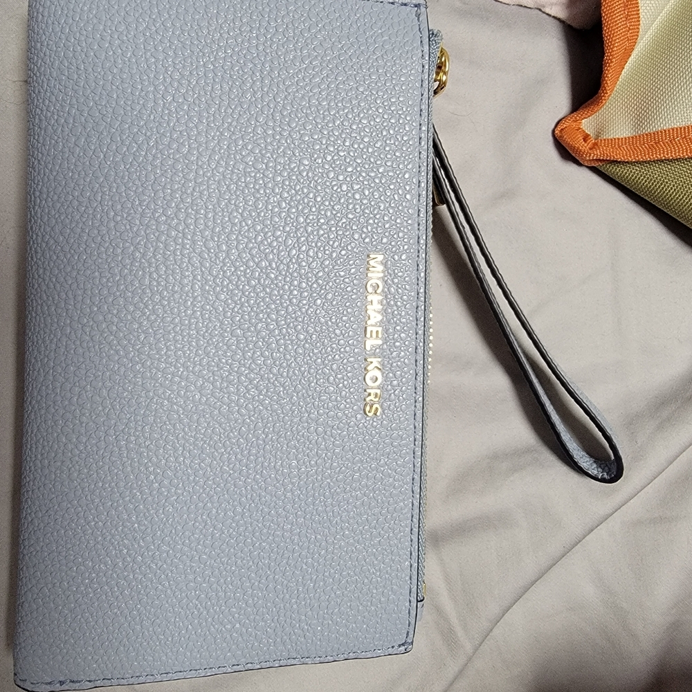 Micheal Kors tech wallet